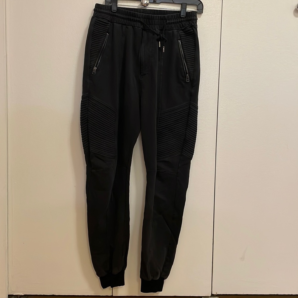 Harrison Wong men black fashion joggers with pleats size large zip pockets